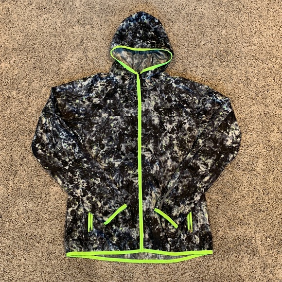 NB Lightweight Hooded Jacket in splashy black/white print neon green accents - Picture 1 of 16